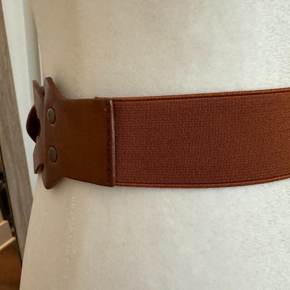 BCBG Tan Leather Belt Bronze Buckle Braided Detailing (Medium) - Picture 5 of 6